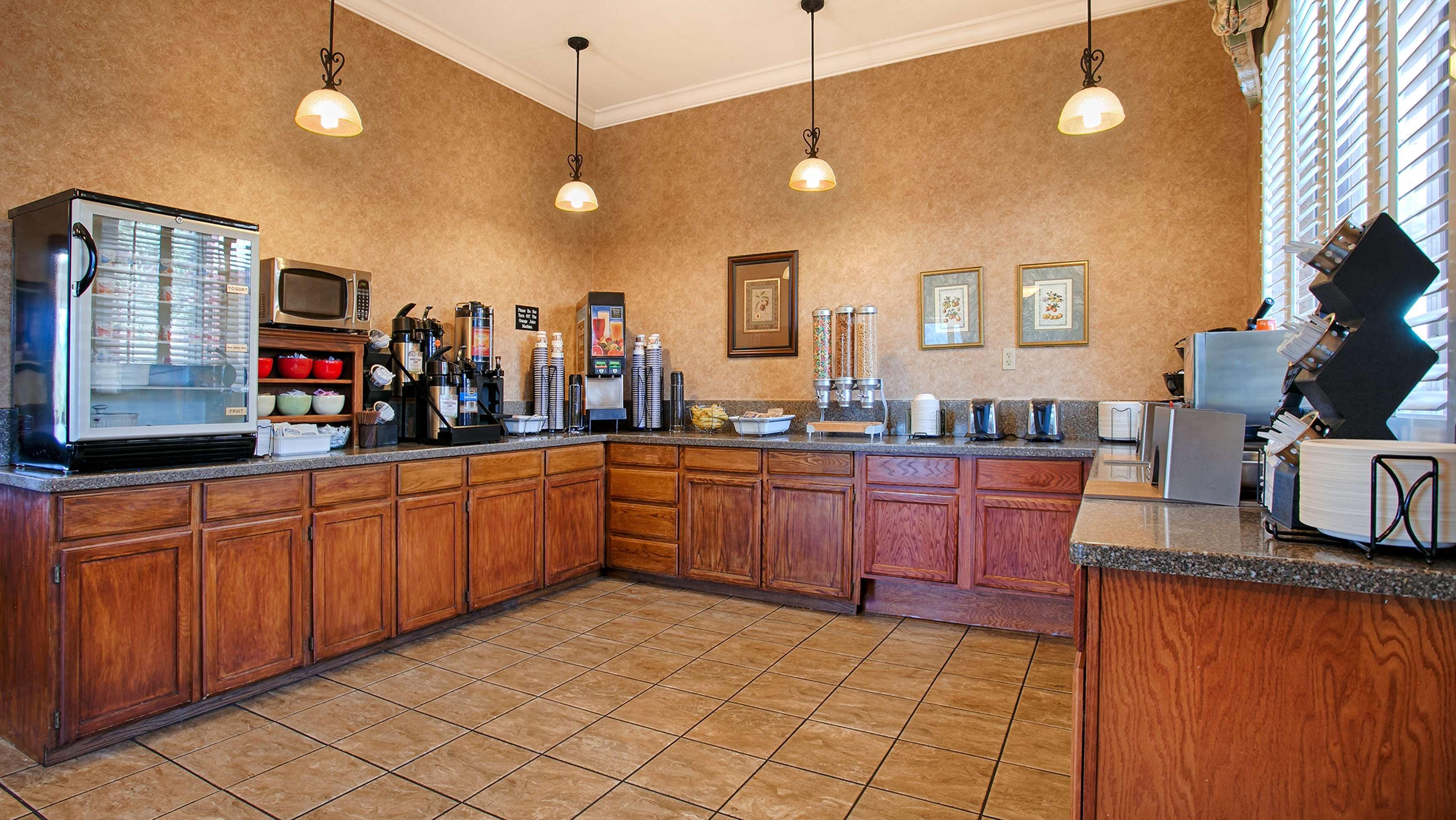 Best Western Plus Humboldt House Inn Garberville Bagian luar foto