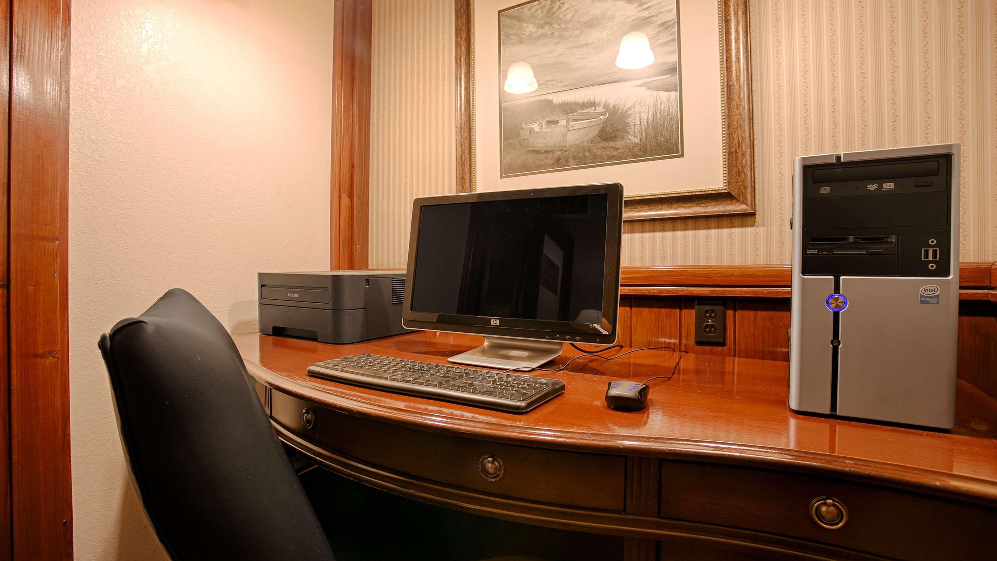 Best Western Plus Humboldt House Inn Garberville Bagian luar foto