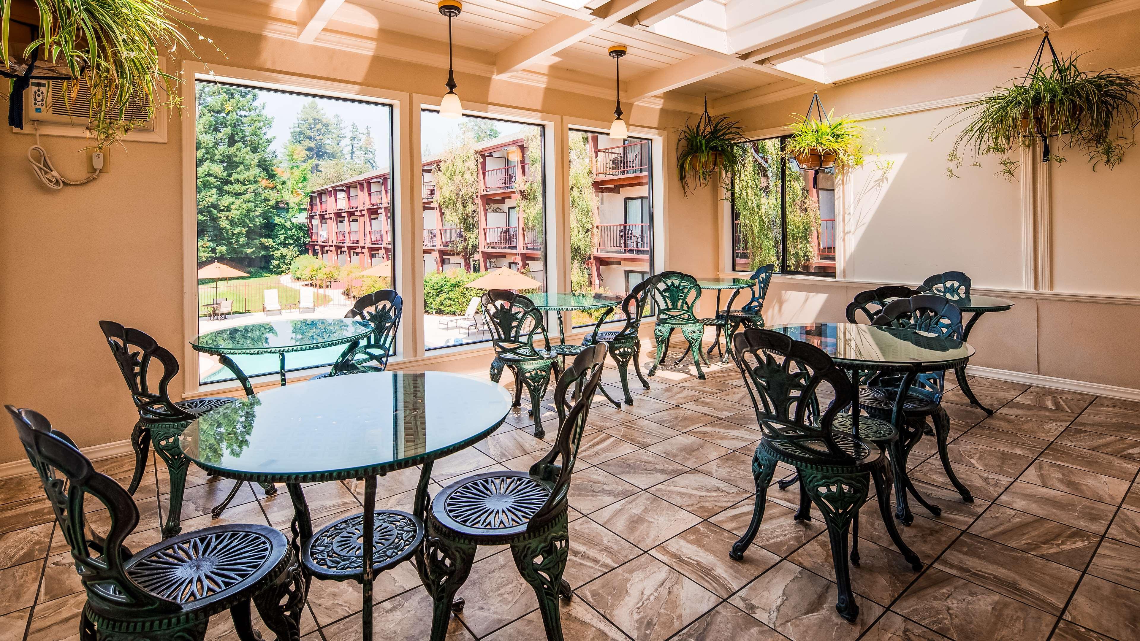 Best Western Plus Humboldt House Inn Garberville Bagian luar foto