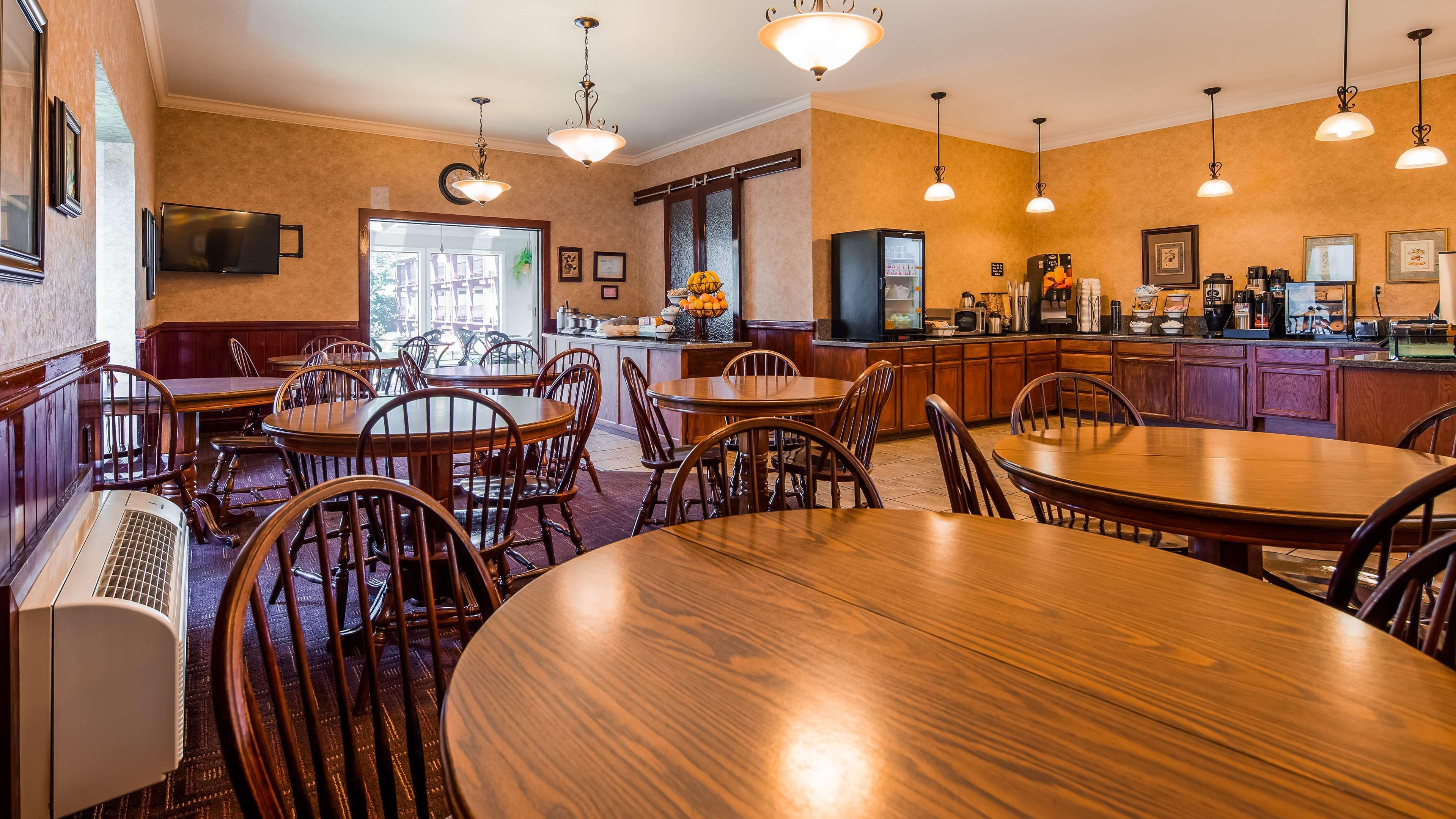 Best Western Plus Humboldt House Inn Garberville Bagian luar foto